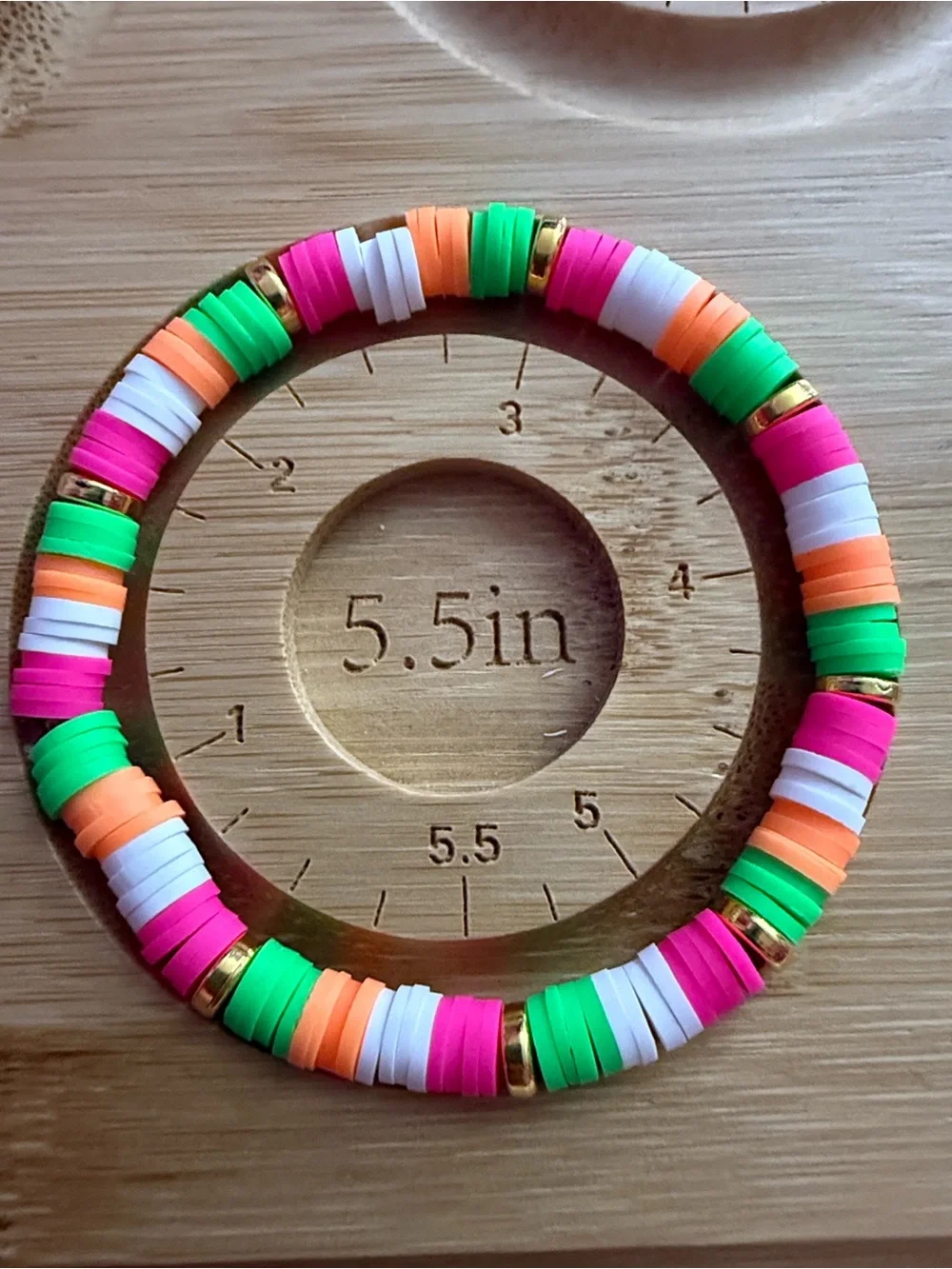 Queenapril bright neon